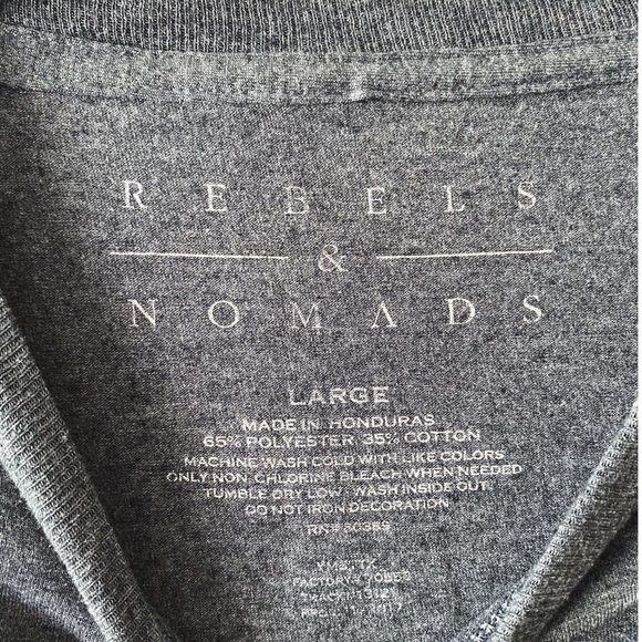 🥝 Pixel - Minimalistic Mens Tee 🥝 - Picture 6 of 6